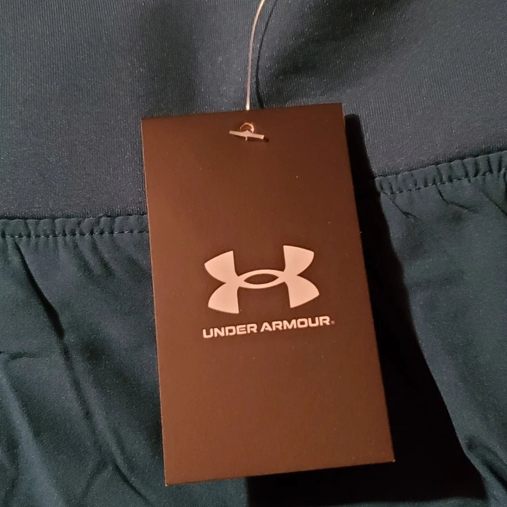 NWT Under Armour Speedpocket Men's Medium 9